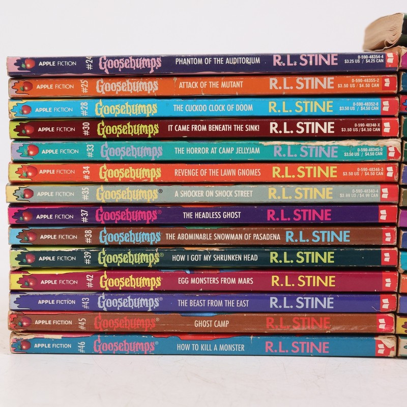 Lot of 29 Vintage Goosebumps Books R.L. Stine Apple Fiction Triple Header #1-46 gallery