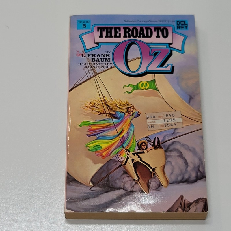 Lot of 4 Del Rey OZ Books Book # 2 , 3 , 4 & 5 by L. Frank Baum 1979 edition gallery