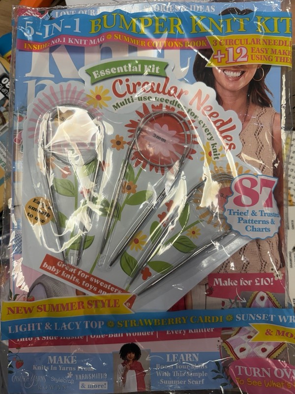 Knit Now magazine #195 2026. 5-in-1 Bumper Knit kit inc Circular Needles