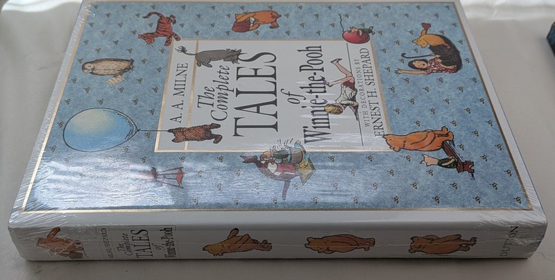 Complete Tales of Winnie Pooh by A A Milne Vintage 1999 New Hardcover Dustjacket gallery