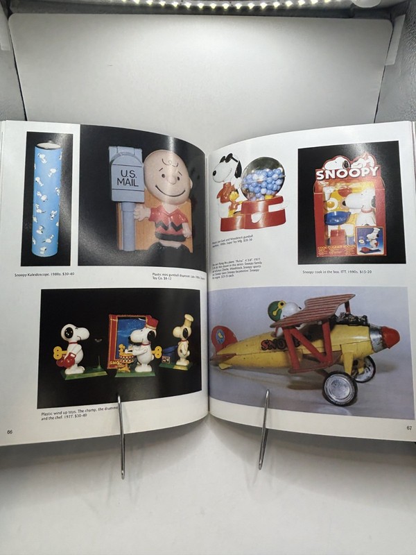 Schiffer Snoopy Peanuts Gang Collectibles Book Price Guide 8.5"x11" 159 pages-2 gallery