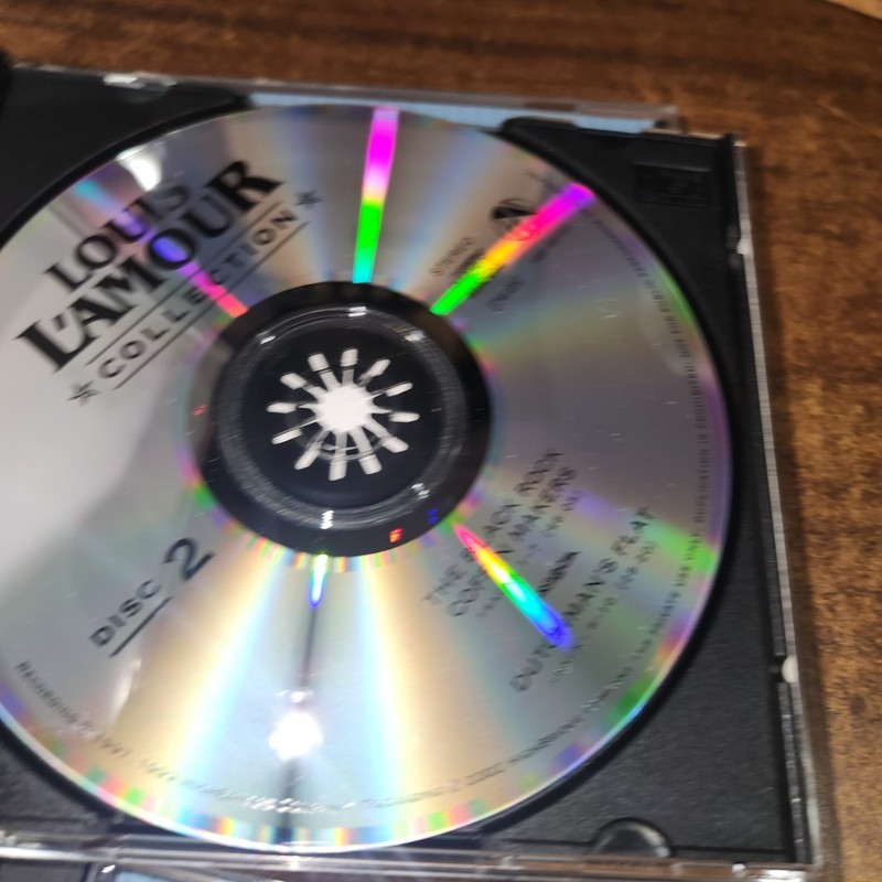 Louis L'Amour Collection 7 Stories on 4 CDs in Wooden Box Read by Willie Nelson gallery