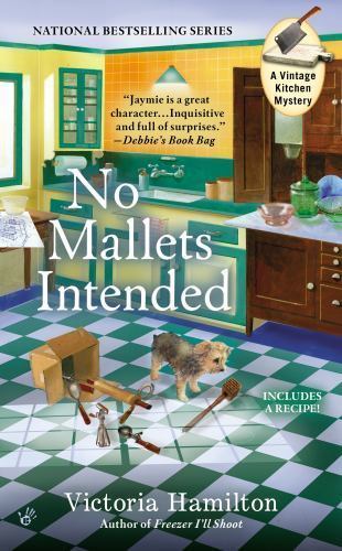 No Mallets Intended Victoria Hamilton 2014 Paperback