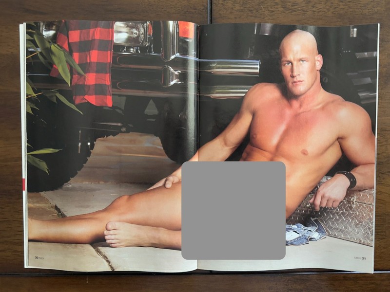 Advocate Men October 2004 Collector Item, nude males, gay fiction, Michael Crowe gallery