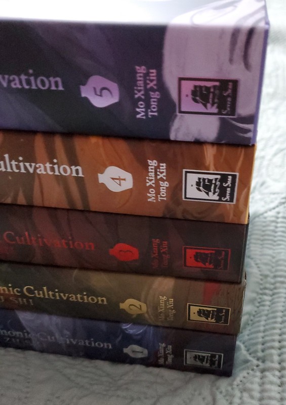 Grandmaster of Demonic Cultivation Deluxe Hardcover Vol. 1-5 Set + Postcards gallery