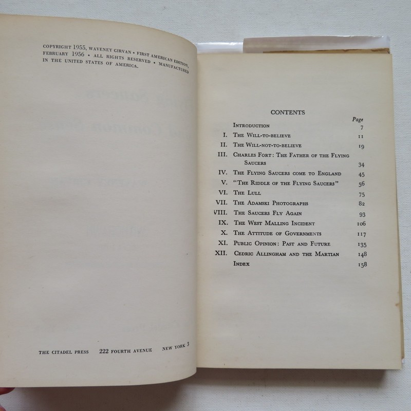 Flying Saucers and Common Sense Waveney Girvan 1956 Vintage UFO Hardcover Book gallery