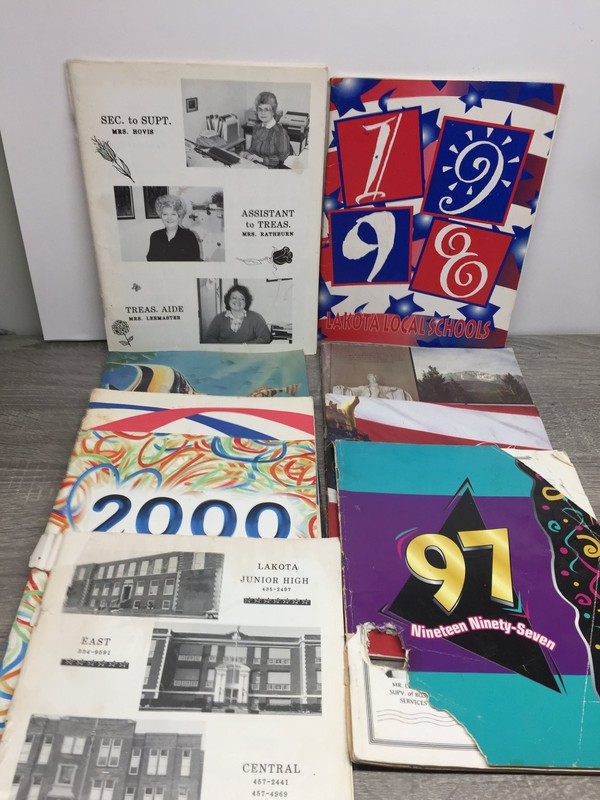 Mix Lakota Local Schools Yearbooks Junior High High School elementary DAMAGED
