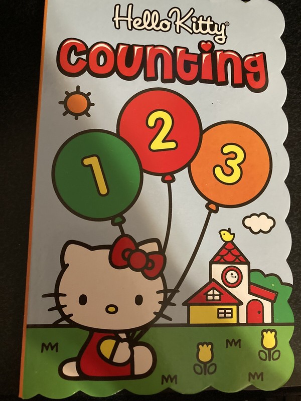 Hello Kitty Board Book – Counting – 5 in. x 8 in. –  Ages 2+ 