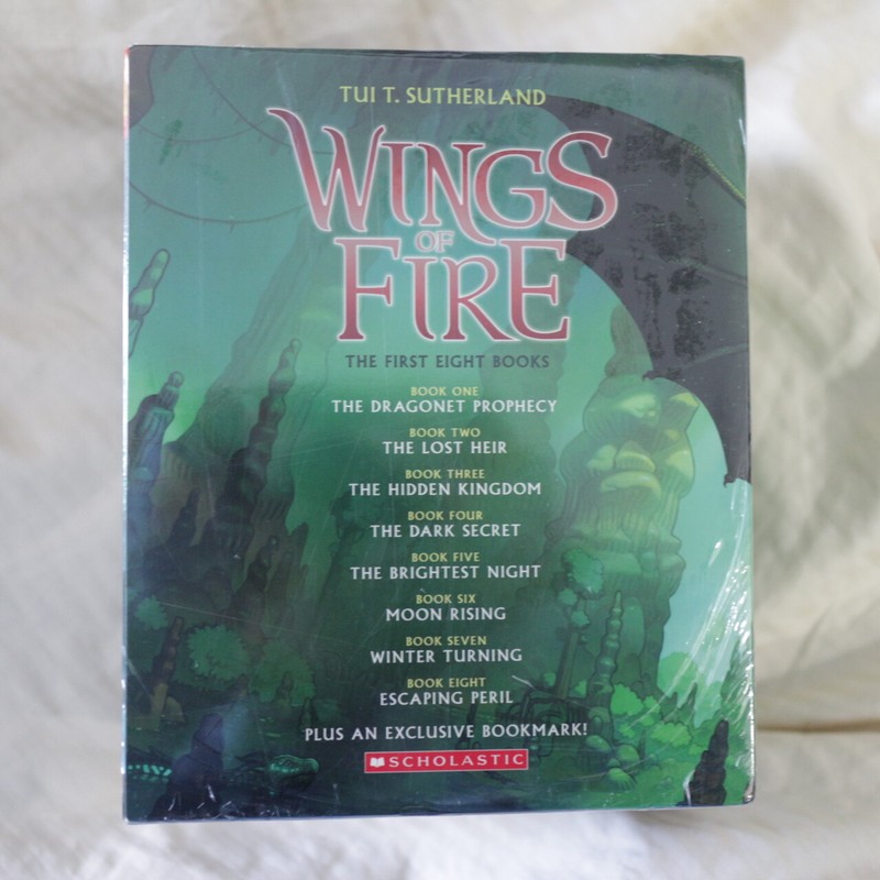 Brand NEW - WINGS OF FIRE Series Dragon Books 1-8 Box Set - Tui T. Sutherland gallery