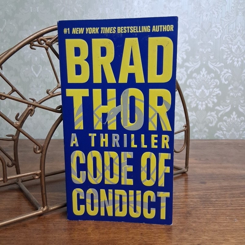 Brad Thor Scot Harvath 4 Book Lot Act of War Black List Apostle PB VG gallery